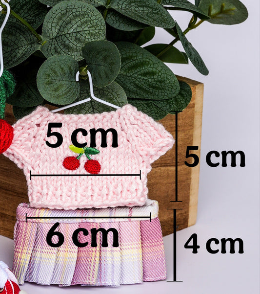 Froggy Wardrobe. Outfit for a Knitted Frog.