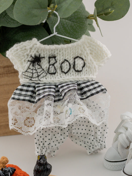 Outfit for a Knitted Frog.