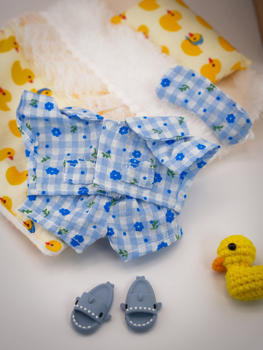 Outfit for a Knitted Frog.