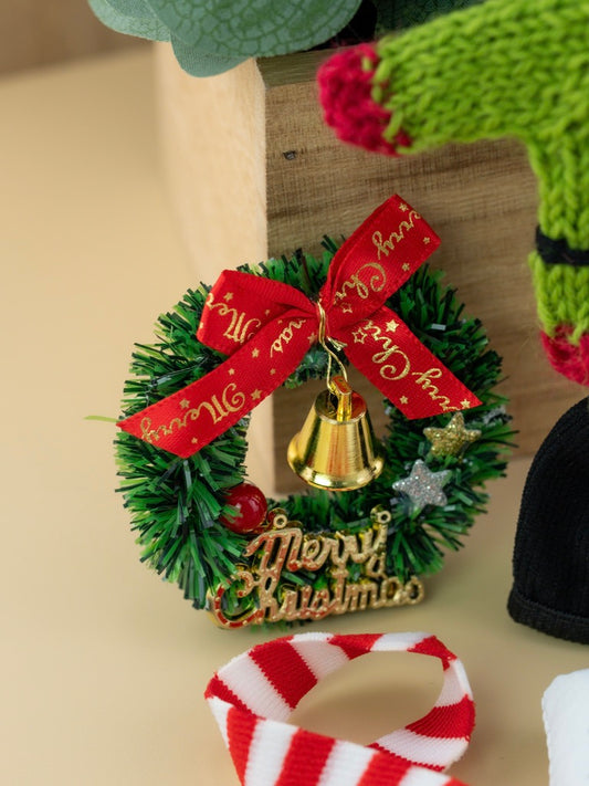 Outfit for a Knitted Frog.