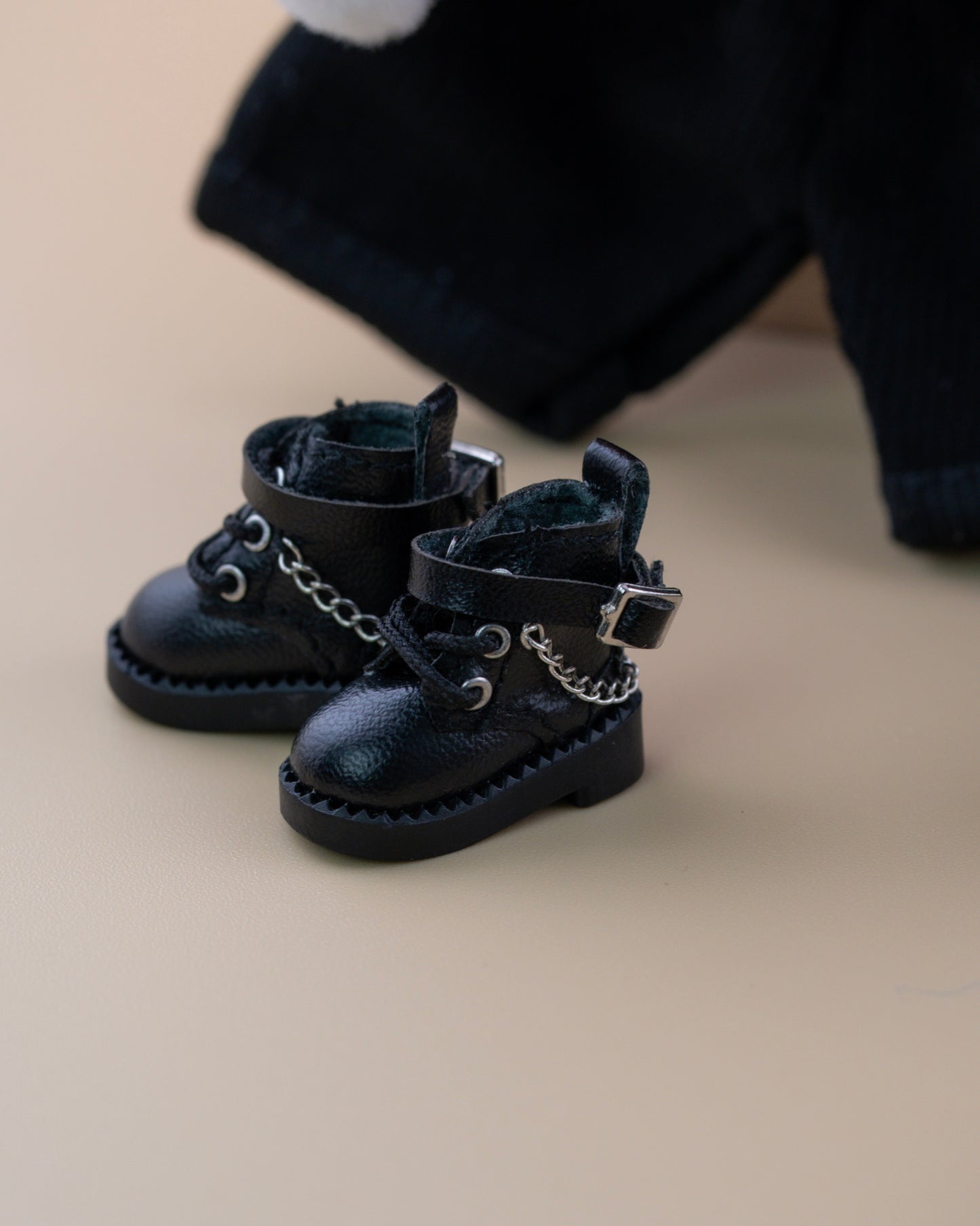 Outfit for a Knitted Frog.