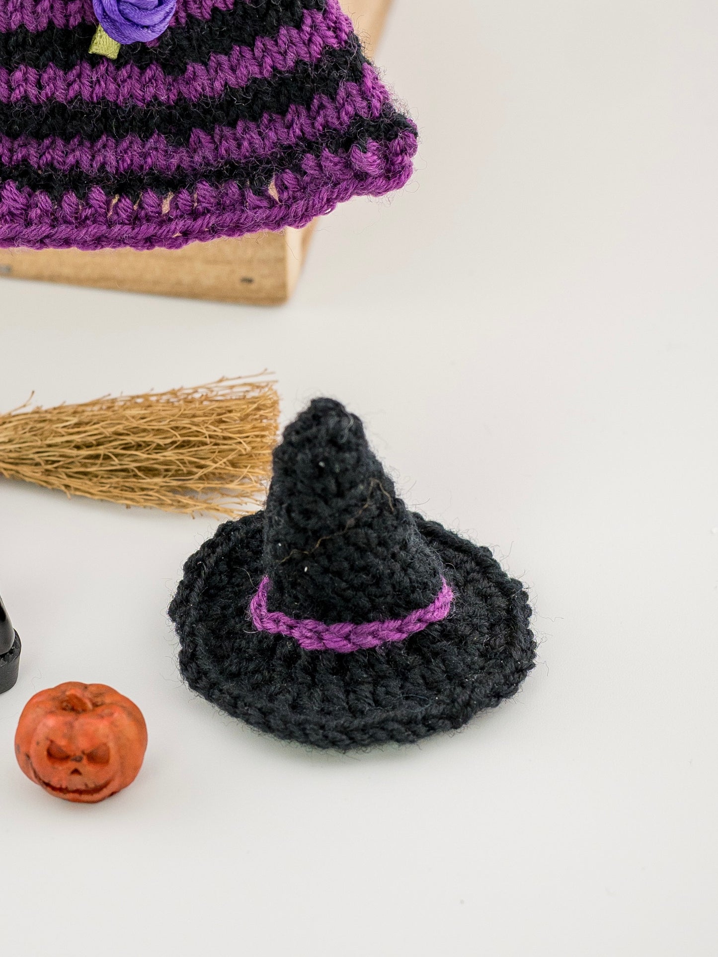 Outfit for a Knitted Frog.