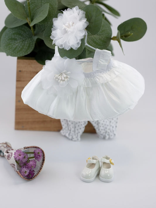 Outfit for a Knitted Frog.