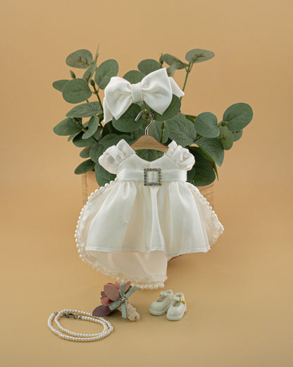 Outfit for a Frog