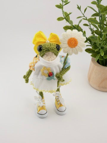 Marigold Tweedlepot