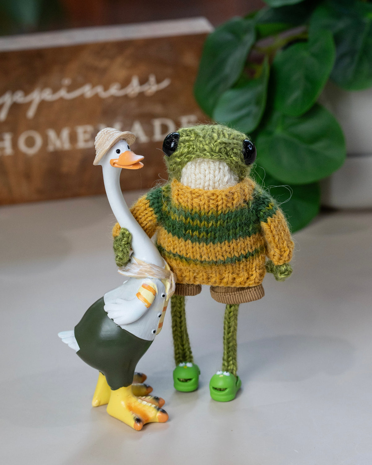 Knitted Frog