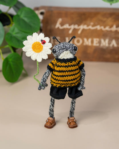 🐝 Knitted Frog