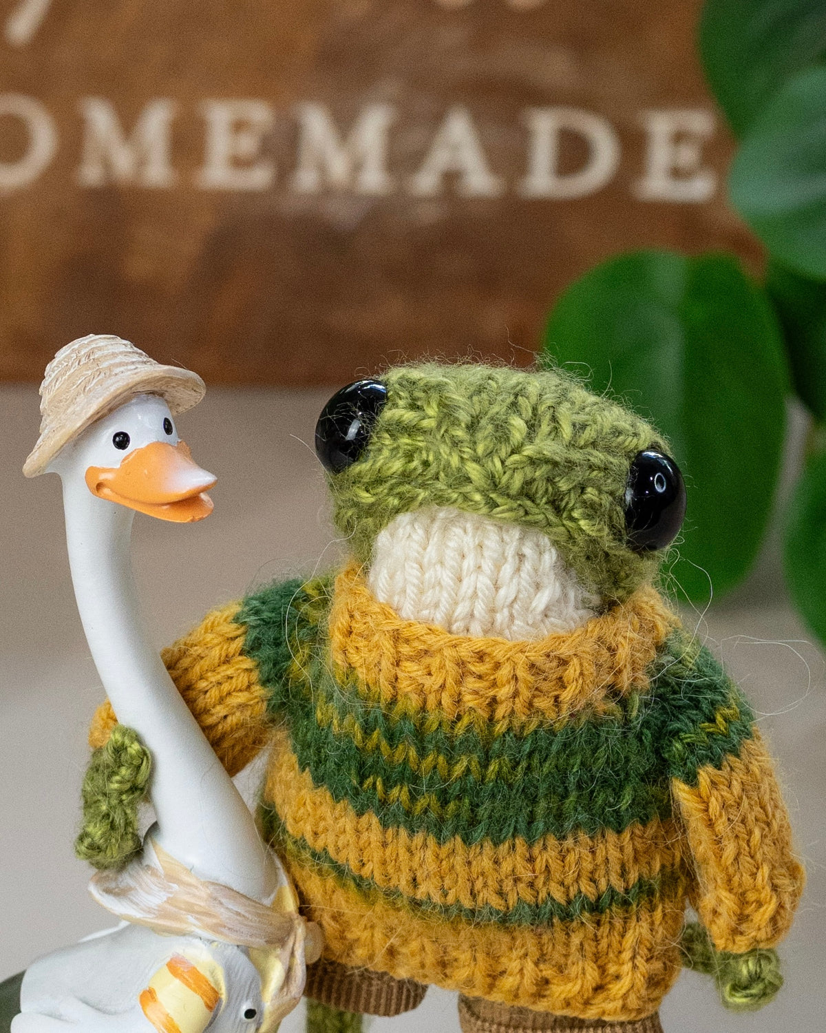 Knitted Frog
