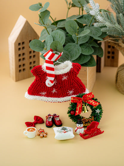 Outfit for a Knitted Frog.