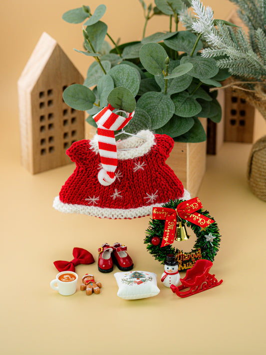 Outfit for a Knitted Frog.