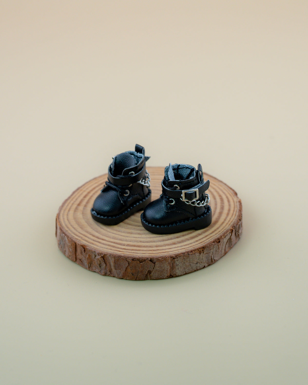 Frog Lace-Up Boots