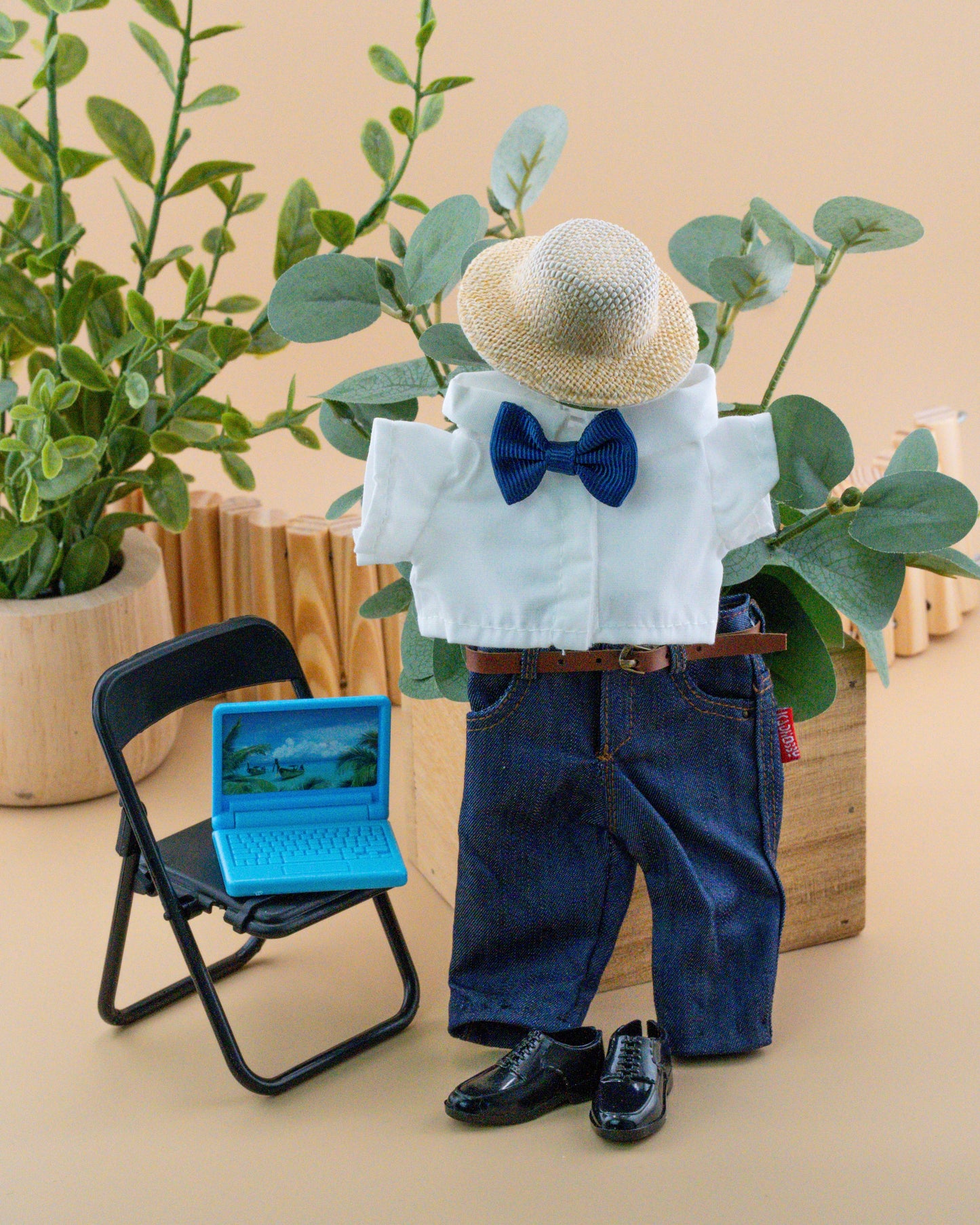 Outfit for a Frog