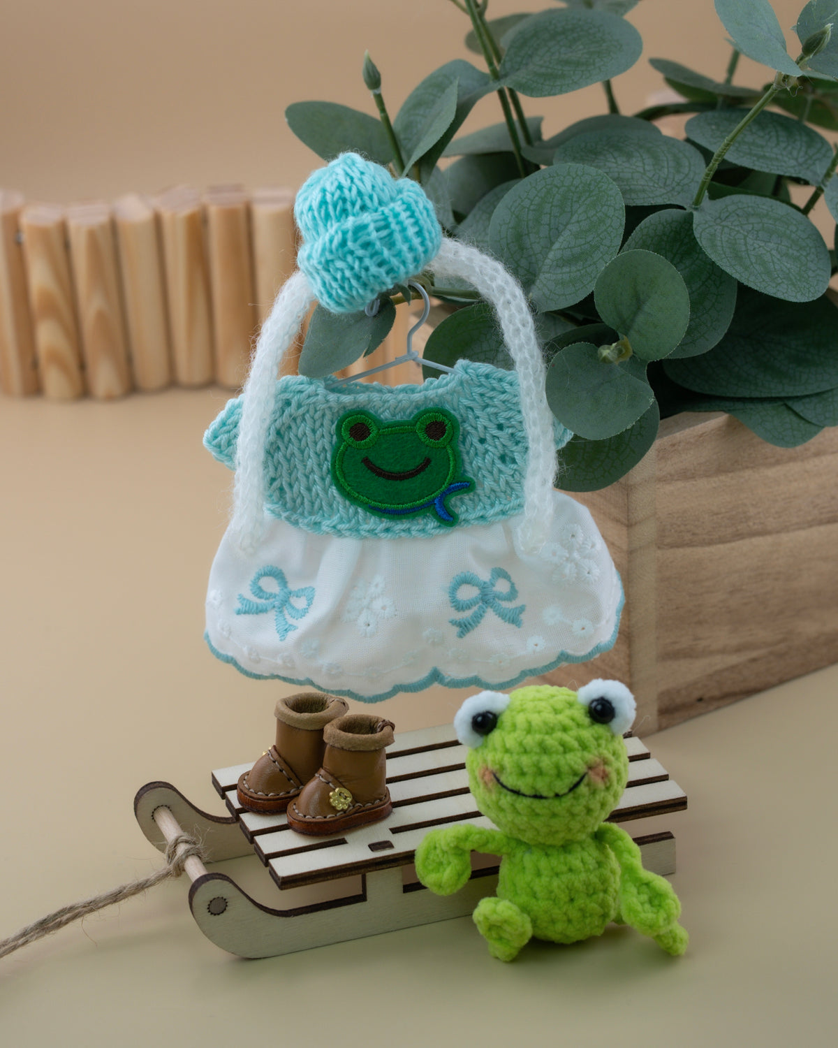 Outfit for a Frog