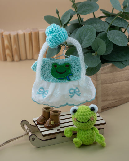 Outfit for a Frog