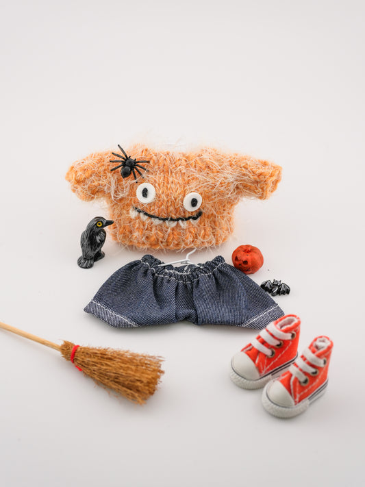 Outfit for a Knitted Frog.