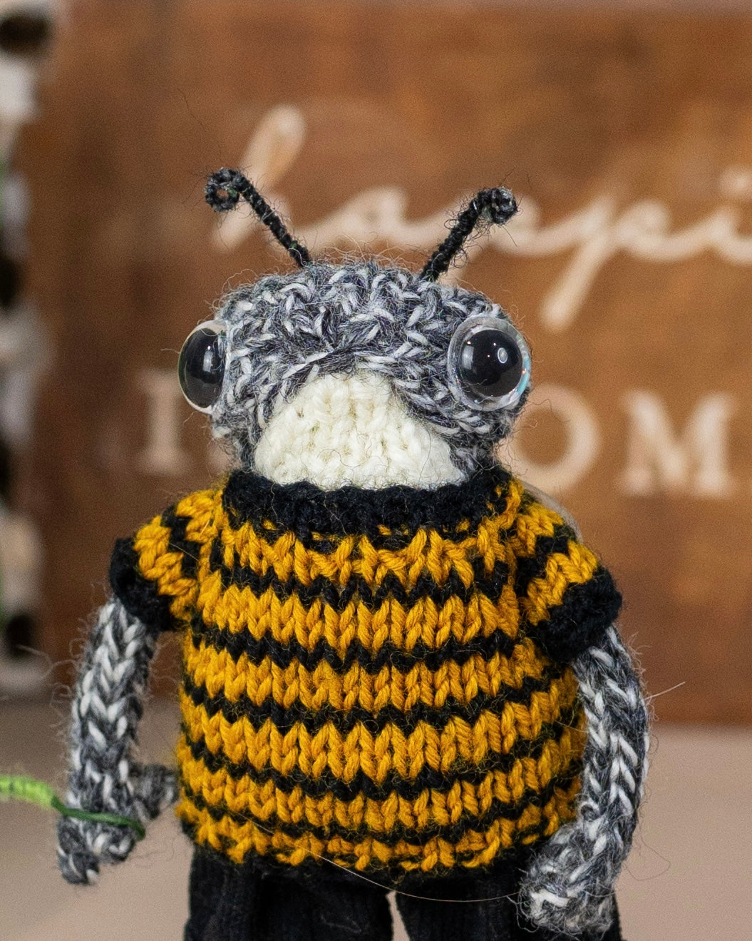 🐝 Knitted Frog