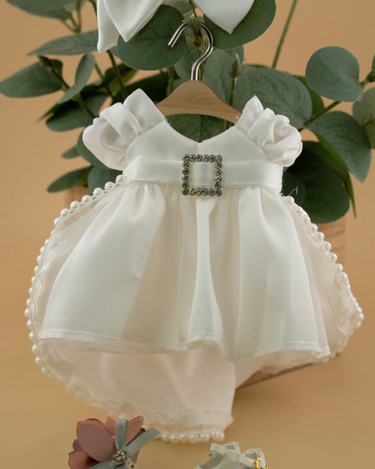 Outfit for a Frog