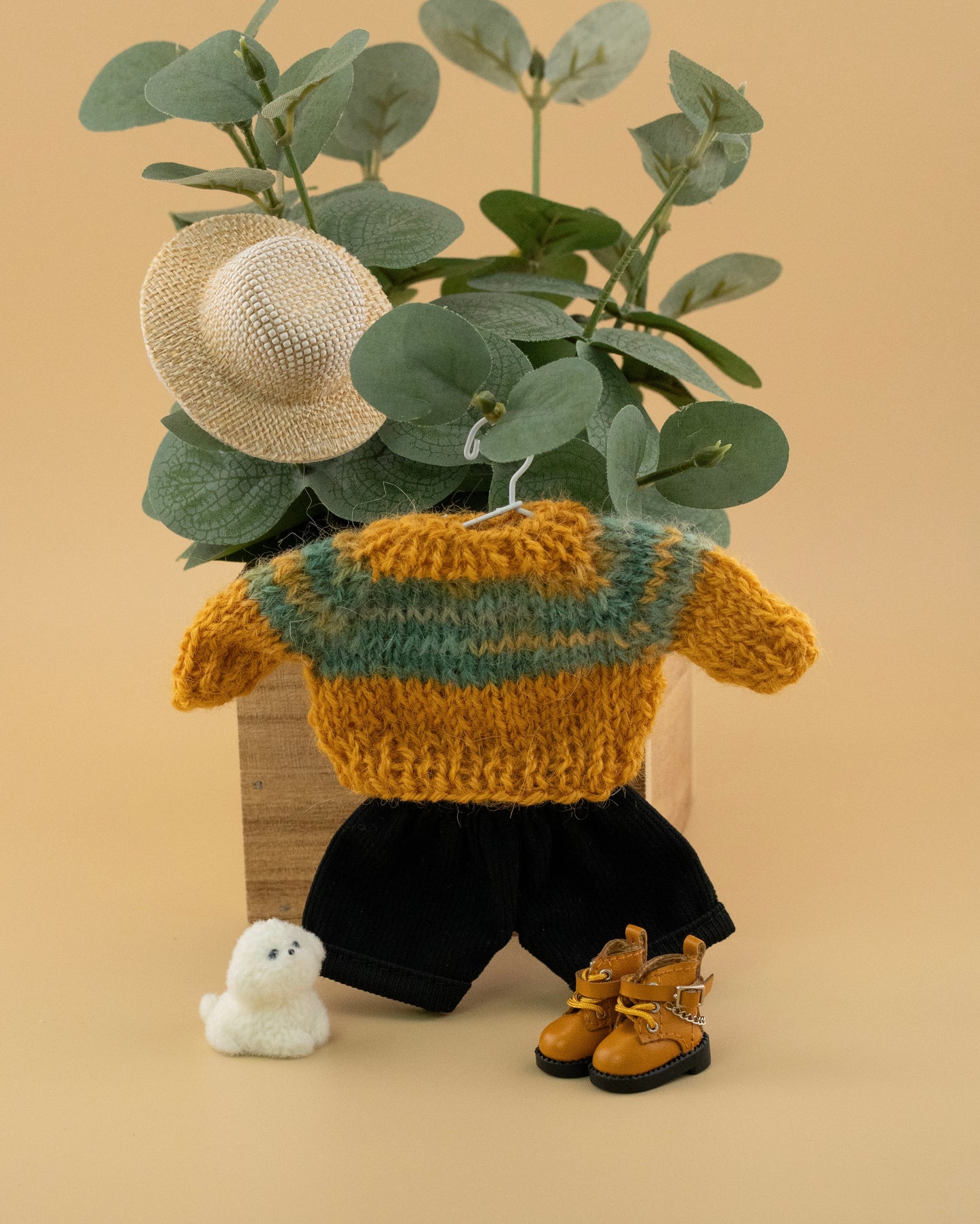 Outfit for a Frog.