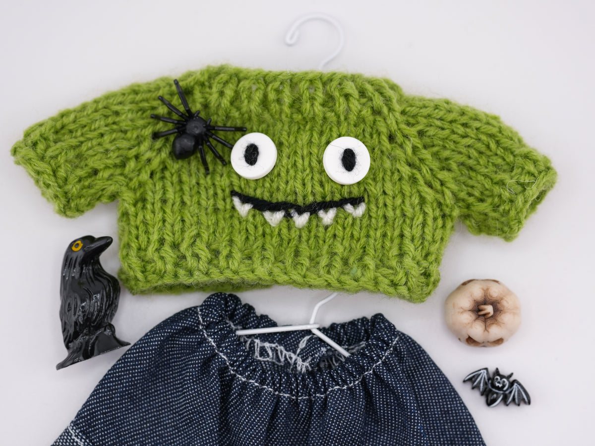 Outfit for a Knitted Frog.