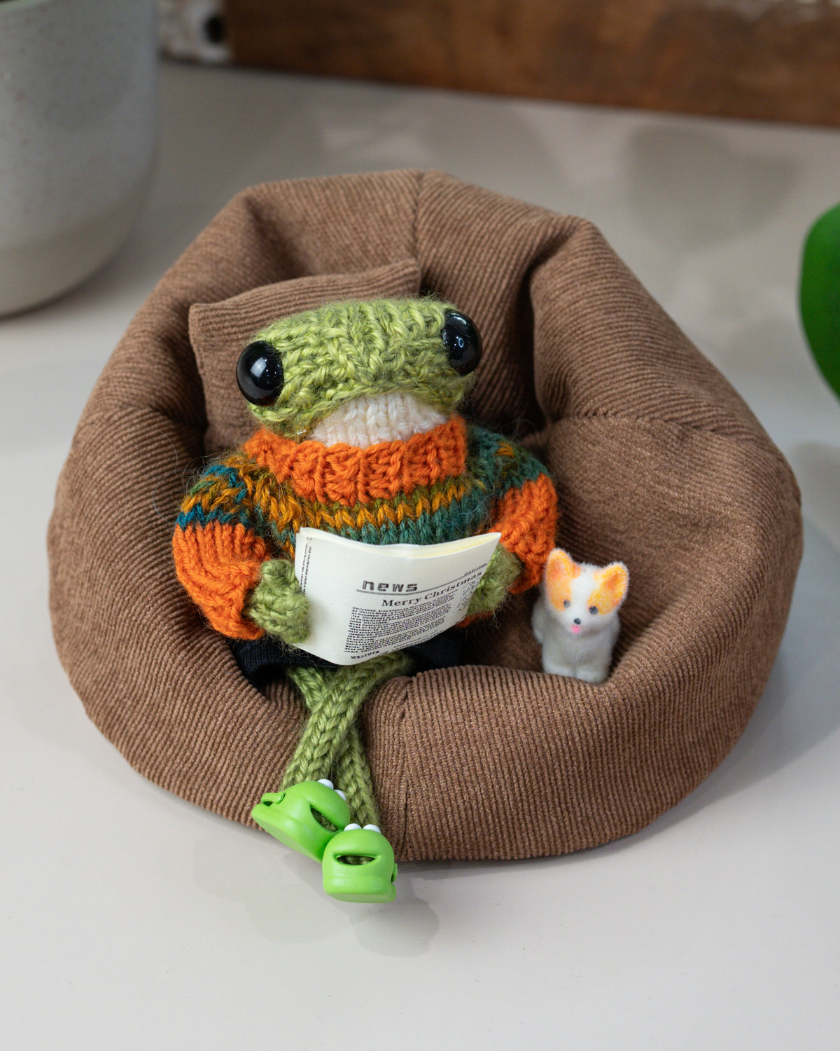 Knitted Frog
