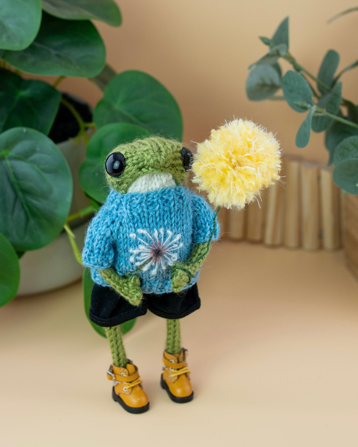 🐸 Knitted Frog