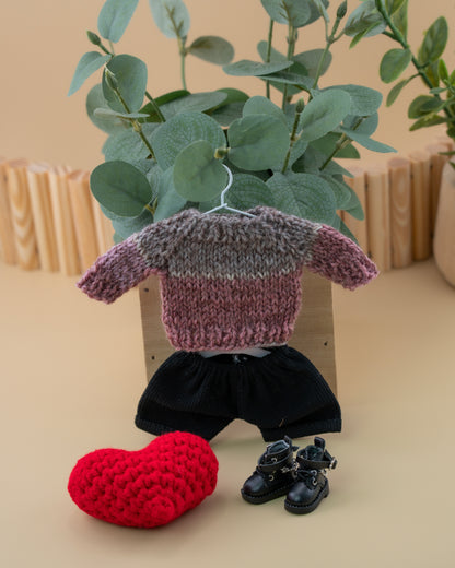 Outfit for a Knitted Frog.