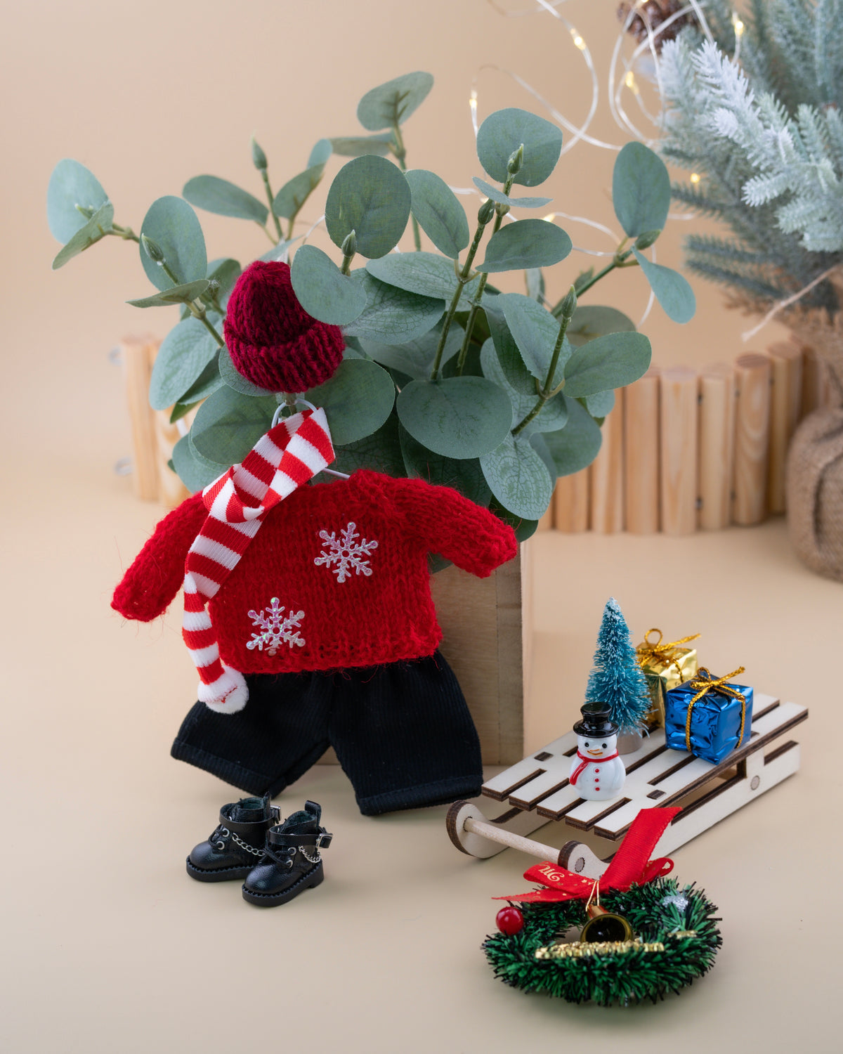Outfit for a Knitted Frog.