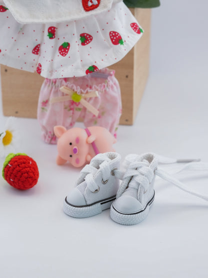 Outfit for a Knitted Frog.