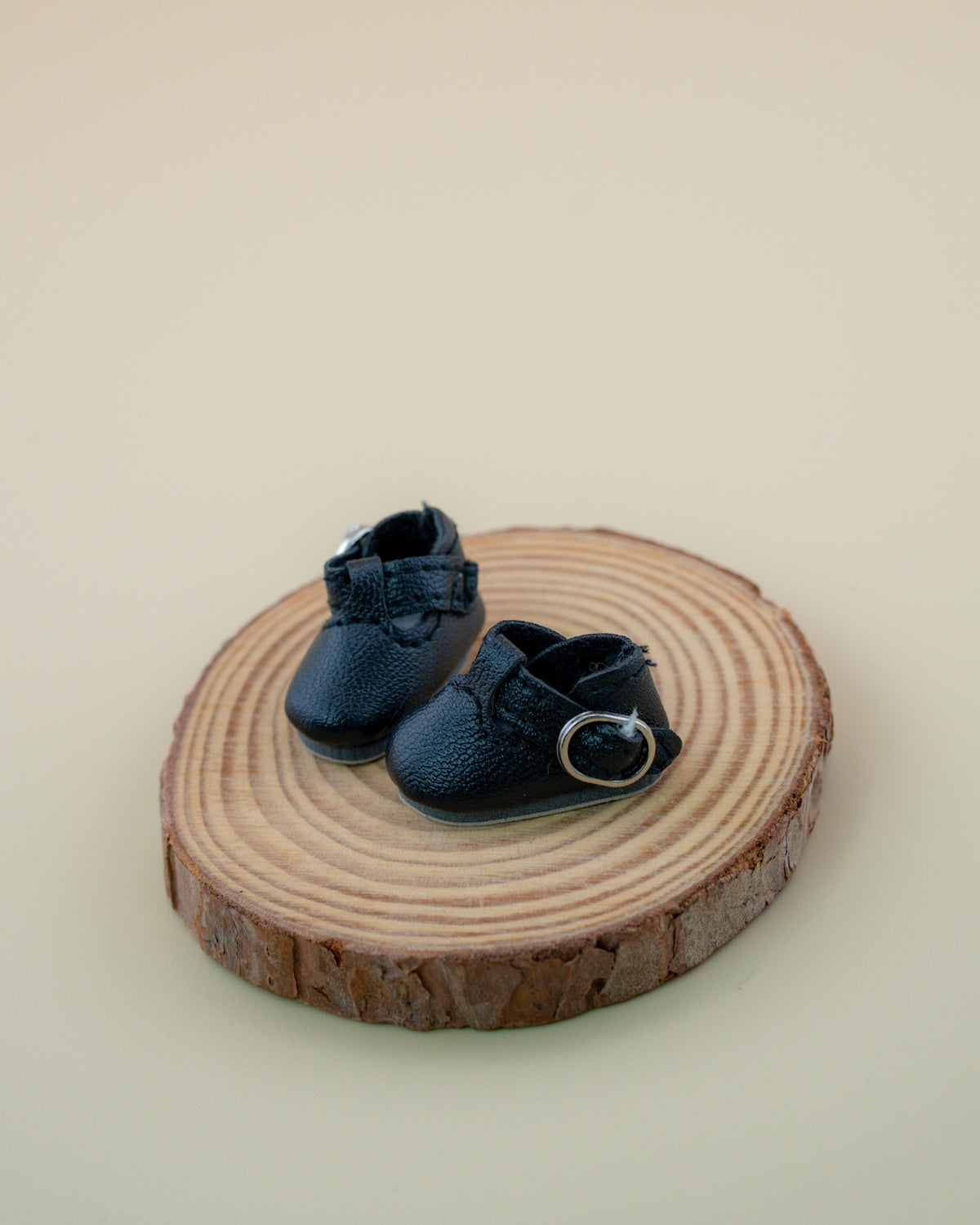 Frog Buckle Shoes