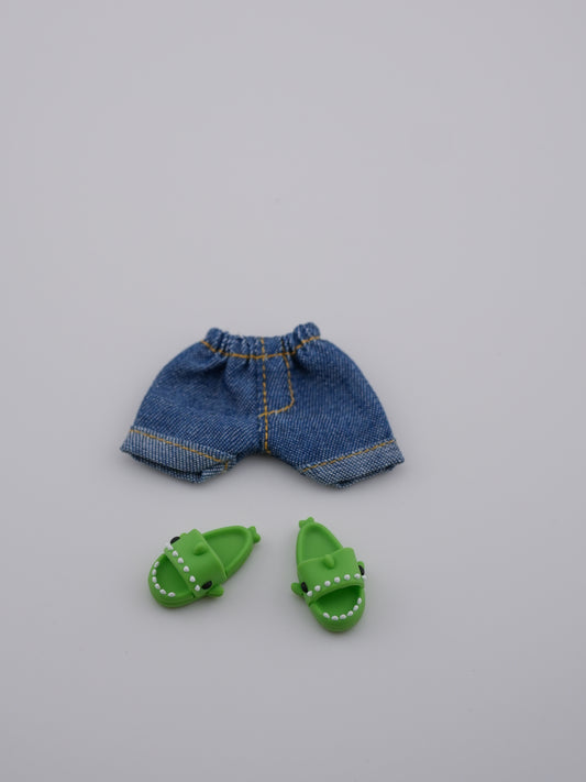 Outfit for a Mini Frog.