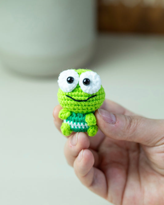 Tiny Frog Keychain 🐸