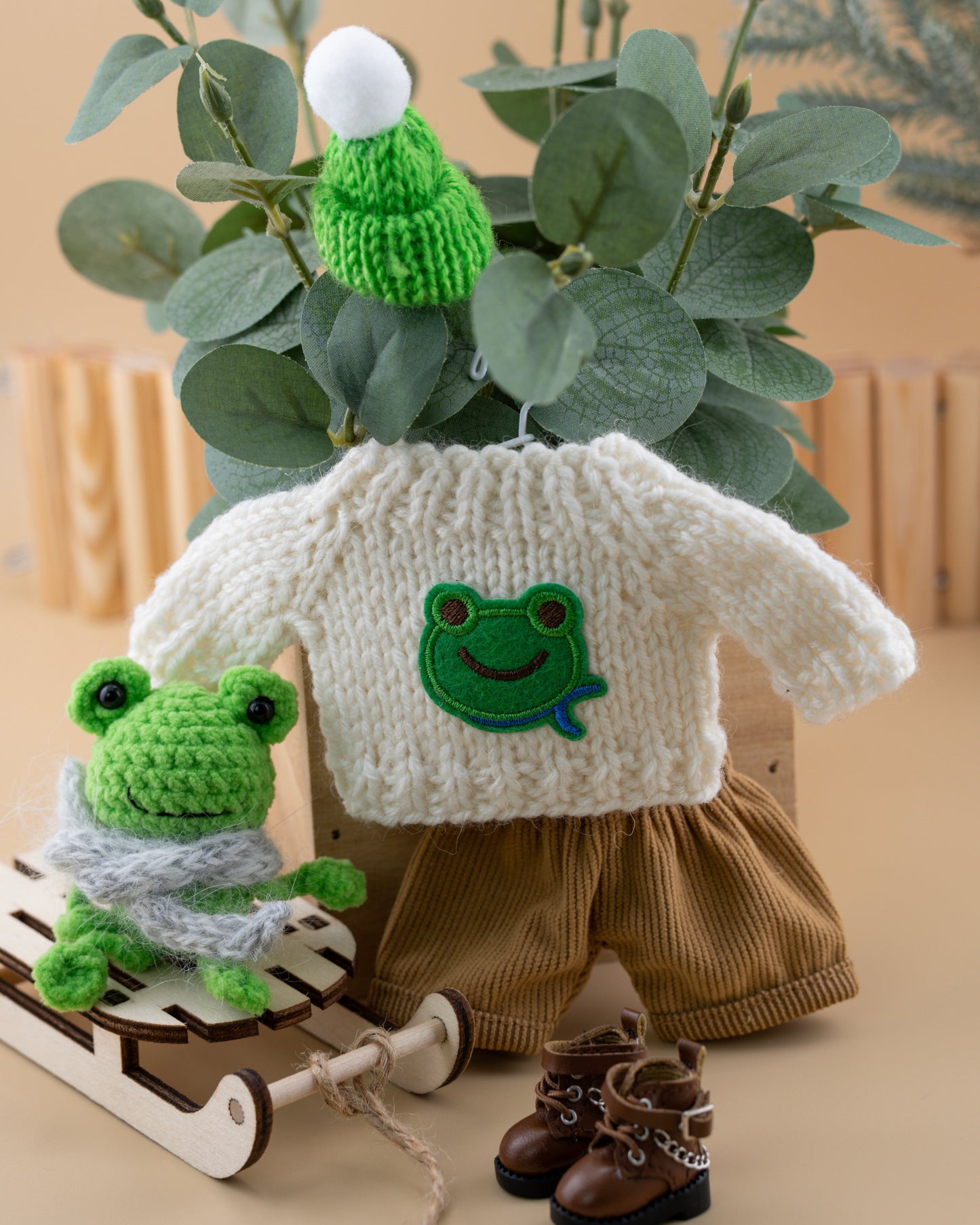 Outfit for a Knitted Frog.