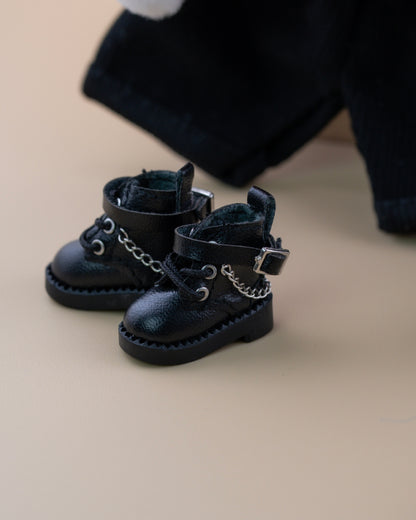 Outfit for a Knitted Frog.