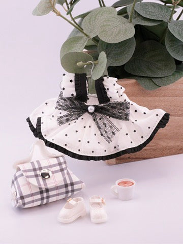 Outfit for the Knitted Frog