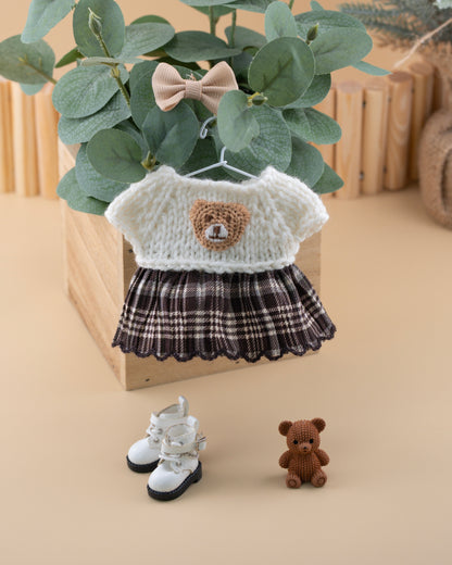 Outfit for a Knitted Frog.