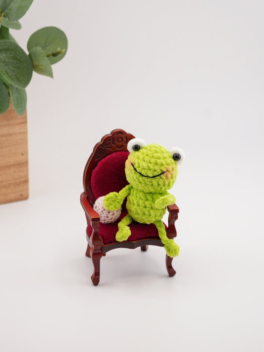 Tadley – Mini Frog 🐸 with a chair