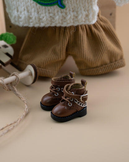 Outfit for a Knitted Frog.