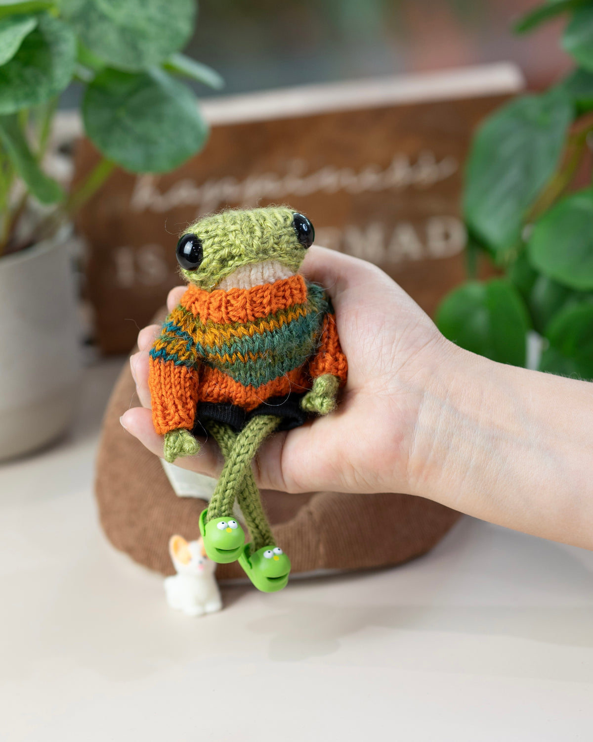 Knitted Frog