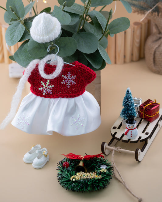 Outfit for a Knitted Frog.