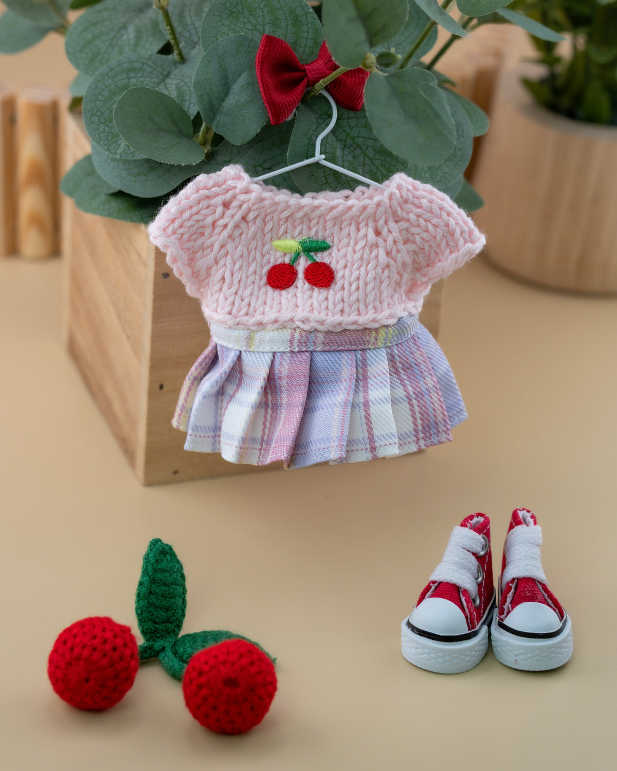 Froggy Wardrobe. Outfit for a Knitted Frog.