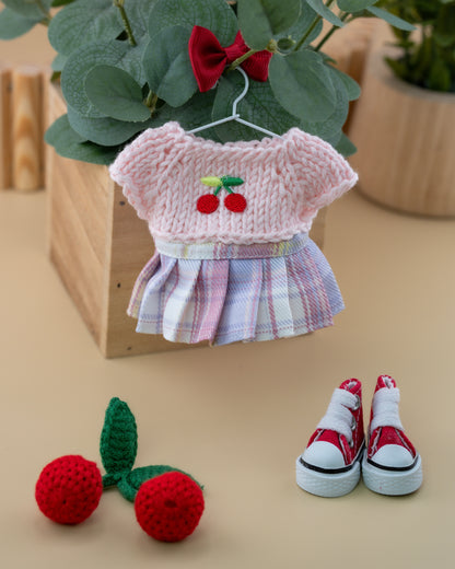 Froggy Wardrobe. Outfit for a Knitted Frog.