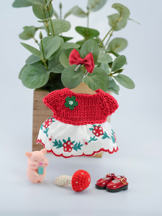 Outfit for a Knitted Frog.