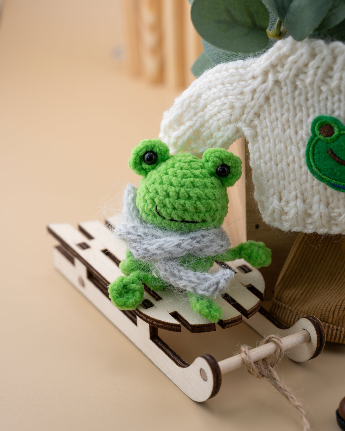 Frog Outfit - Snow Day Wanderer