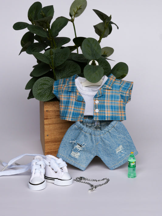 Froggy Wardrobe. Outfit for a Knitted Frog.