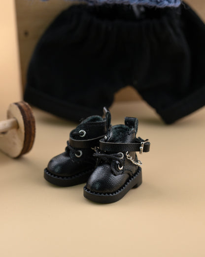 Outfit for a Knitted Frog.