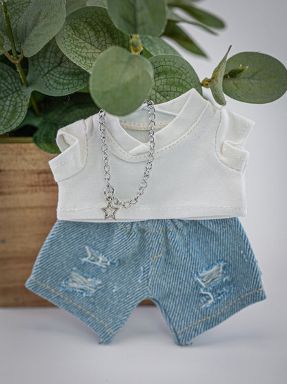 Outfit for a Knitted Frog.