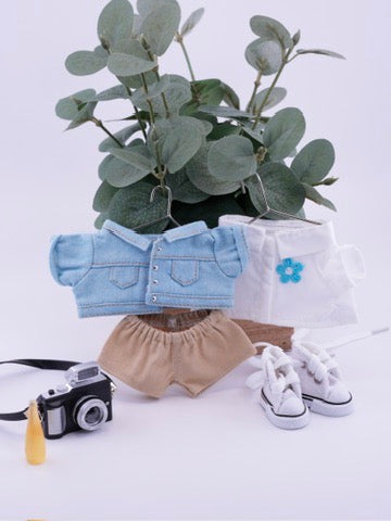 Outfit for the Knitted Frog