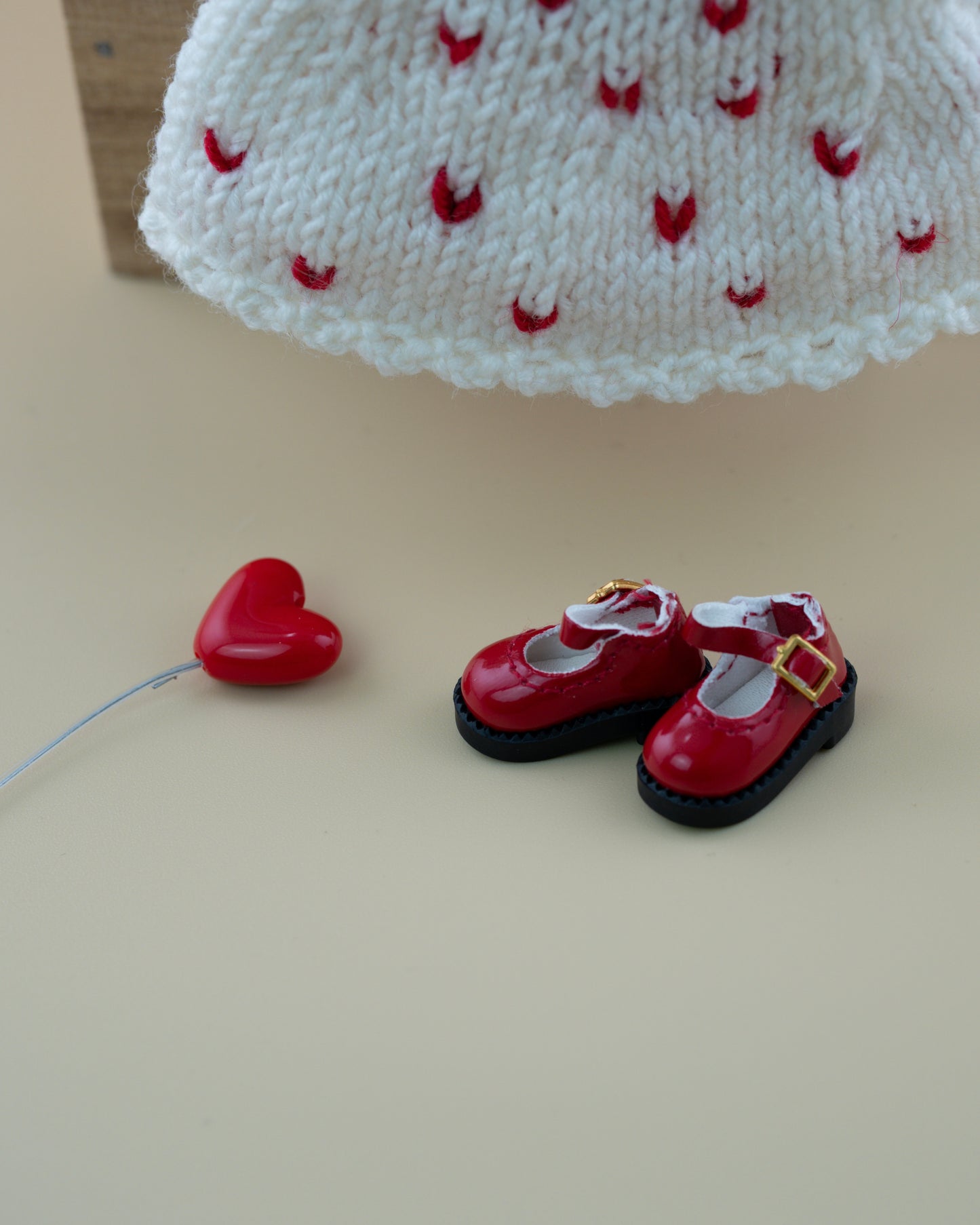 Outfit for a Knitted Frog.