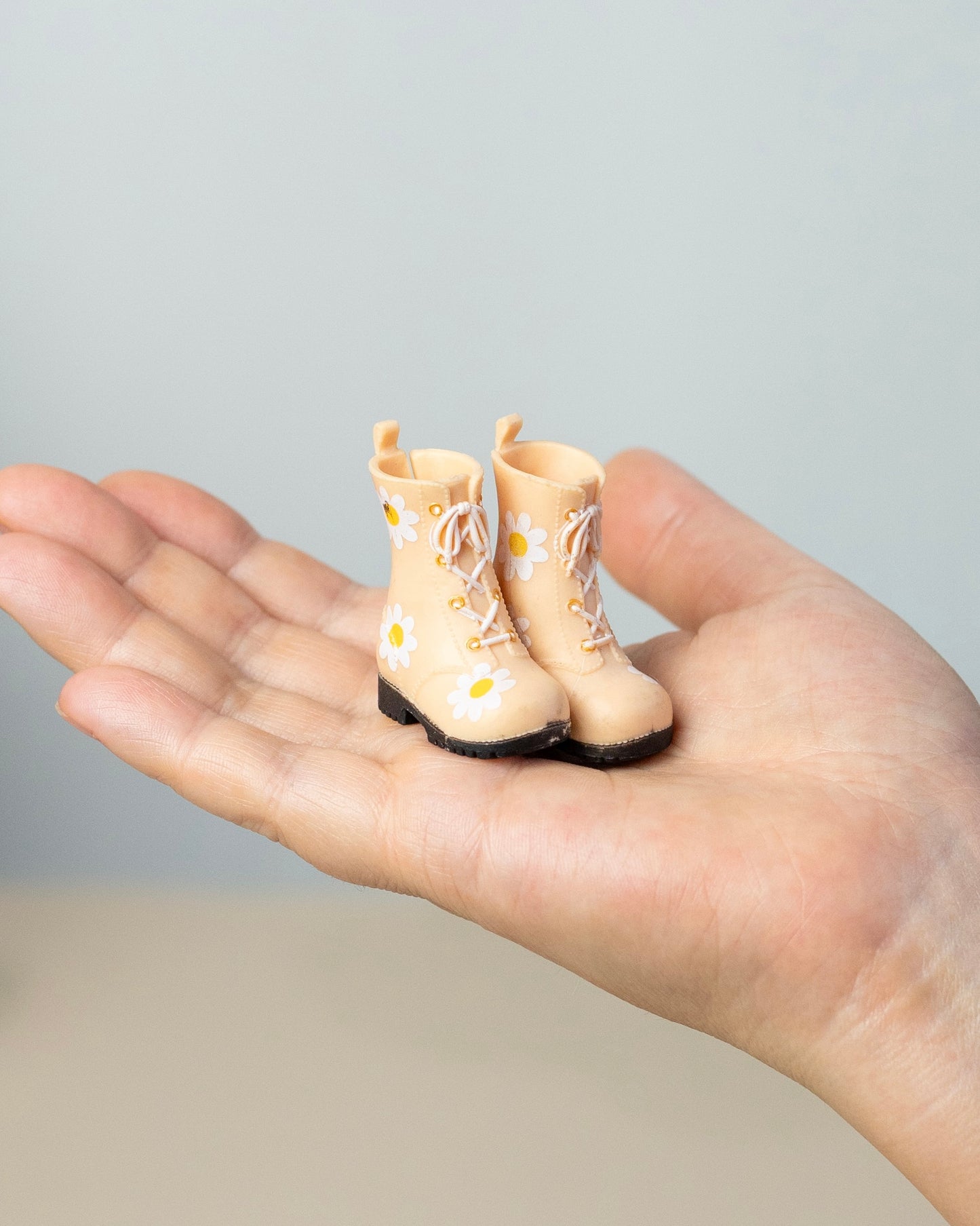 🌼 Mini Daisy Boots for Frogdoll